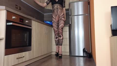 Snapshot of empress_sara chatting on 02.08.25 Empress Sara online show from 02.08.25