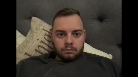 Snapshot of emrelallaren chatting on 09.25.25 emrelallaren online show from 09.25.25