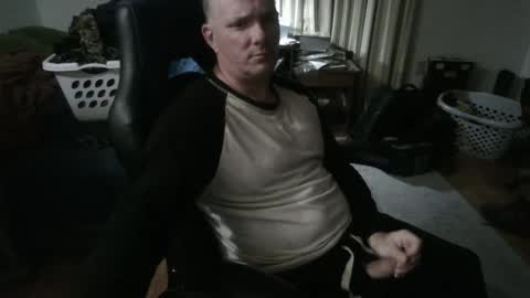 Snapshot of emsguy1 chatting on 11.10.25 Matt online show from 11.10.25