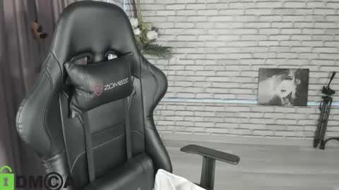 emy__angel online show from 12.19.25