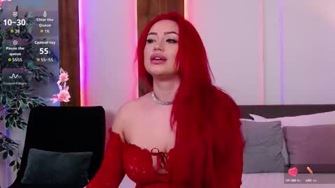 Snapshot of emyhilton_ chatting on 10.02.25 Emy online show from 10.02.25