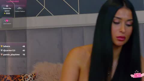 Snapshot of emylaveau chatting on 01.08.25 Emy online show from 01.08.25