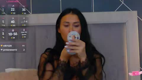 Snapshot of emylaveau chatting on 01.09.25 Emy online show from 01.09.25