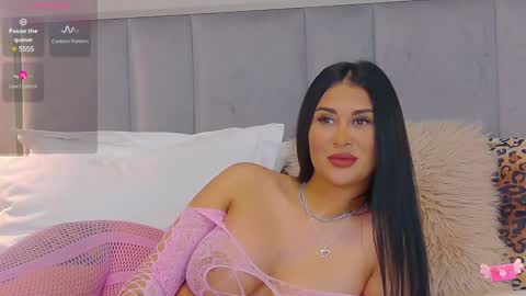 Snapshot of emylaveau chatting on 01.21.25 Emy online show from 01.21.25