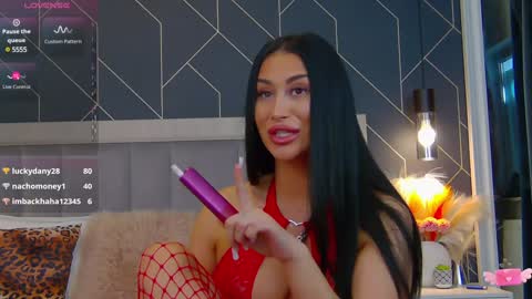 Snapshot of emylaveau chatting on 02.04.25 Emy online show from 02.04.25