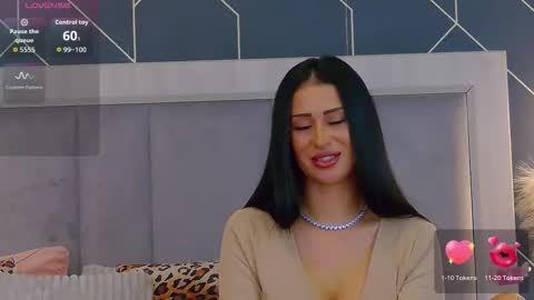 Snapshot of emylaveau chatting on 10.27.25 Emy online show from 10.27.25