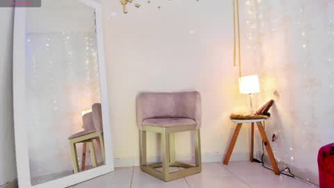 EMYLY  online show from 11.25.25