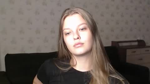 Snapshot of emysway chatting on 10.04.25 EmySway online show from 10.04.25