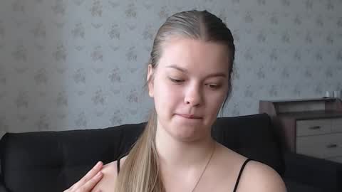 Snapshot of emysway chatting on 10.11.25 EmySway online show from 10.11.25