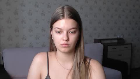 Snapshot of emysway chatting on 10.27.25 EmySway online show from 10.27.25