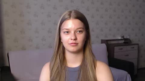 Snapshot of emysway chatting on 11.07.25 EmySway online show from 11.07.25