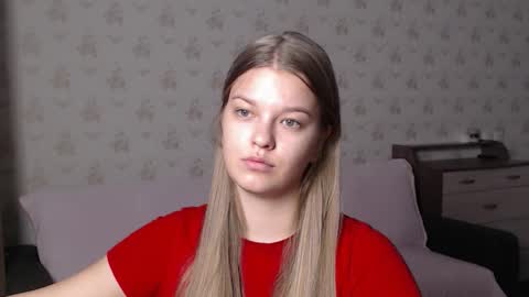 Snapshot of emysway chatting on 11.08.25 EmySway online show from 11.08.25