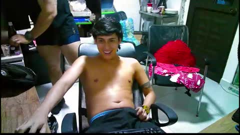 Snapshot of enaxxxion chatting on 09.13.25 andres online show from 09.13.25