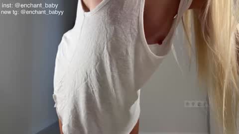 Snapshot of enchant_baby_ chatting on 11.03.25 My name is Eva online show from 11.03.25