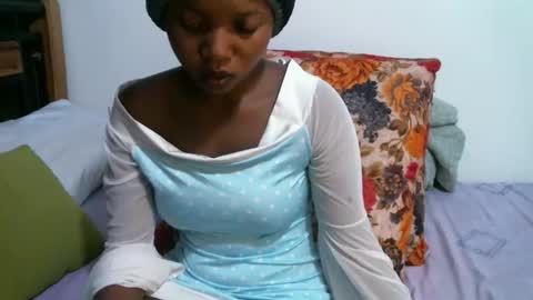 Snapshot of enchantedvee chatting on 05.31.26 Vee online show from 05.31.26