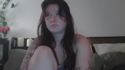 Snapshot of endlesslyevie chatting on 01.04.25 endlessly evie online show from 01.04.25