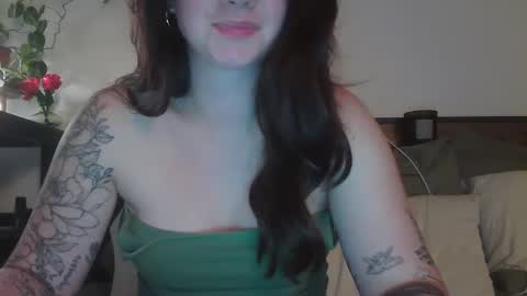 Snapshot of endlesslyevie chatting on 01.17.25 endlessly evie online show from 01.17.25