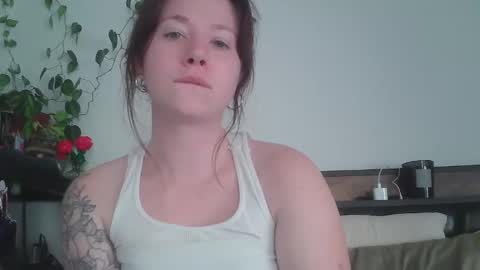 Snapshot of endlesslyevie chatting on 01.28.25 endlessly evie online show from 01.28.25