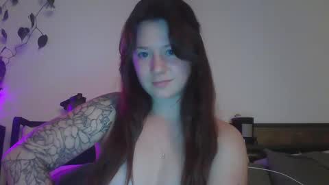 Snapshot of endlesslyevie chatting on 02.28.25 endlessly evie online show from 02.28.25
