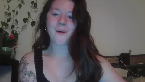 Snapshot of endlesslyevie chatting on 03.05.25 endlessly evie online show from 03.05.25