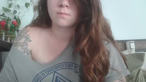 Snapshot of endlesslyevie chatting on 03.09.25 endlessly evie online show from 03.09.25