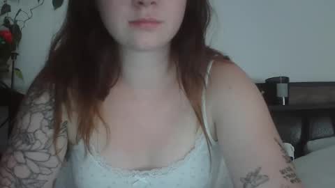 Snapshot of endlesslyevie chatting on 03.11.25 endlessly evie online show from 03.11.25
