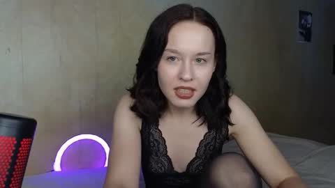 Missis And Mister Fox online show from 12.21.25