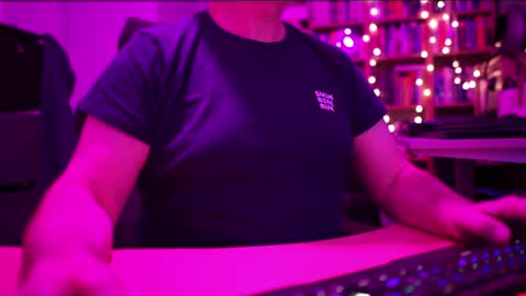 Snapshot of energybra chatting on 06.28.26 uk online show from 06.28.26