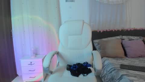 juliana  online show from 12.14.25