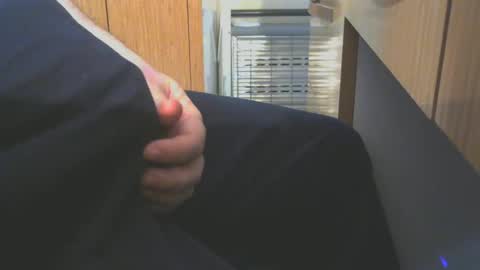 engin_83 online show from 12.13.25