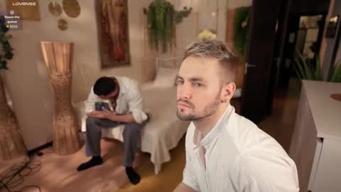 Snapshot of enjohnny chatting on 10.16.25 Johnny online show from 10.16.25