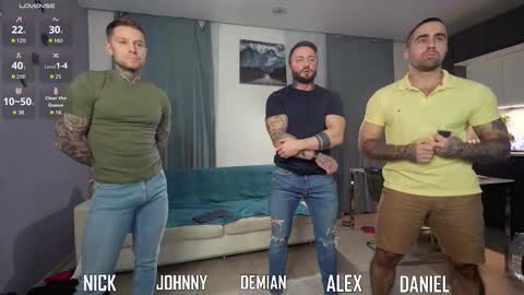 Snapshot of enjohnny chatting on 10.19.25 Johnny online show from 10.19.25