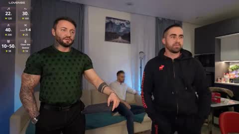 Snapshot of enjohnny chatting on 10.26.25 Johnny online show from 10.26.25