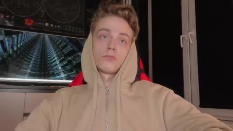 Snapshot of enkeer chatting on 10.04.25 Enker online show from 10.04.25