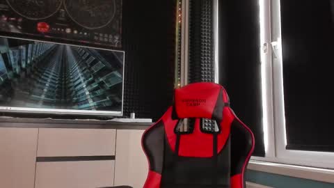 Snapshot of enkeer chatting on 10.06.25 Enker online show from 10.06.25