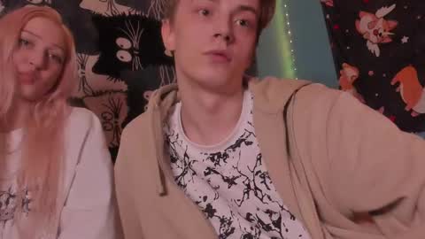 Snapshot of enkeer chatting on 10.18.25 Enker online show from 10.18.25