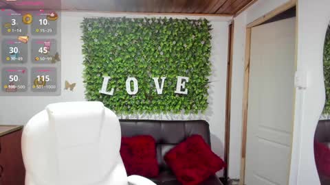 Snapshot of enma_clark chatting on 12.07.24 Enma clark online show from 12.07.24