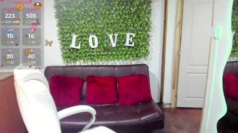 Snapshot of enma_clark chatting on 12.21.24 Enma clark online show from 12.21.24