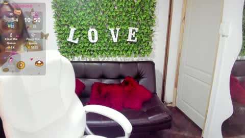 Snapshot of enma_clark chatting on 02.04.25 Enma clark online show from 02.04.25