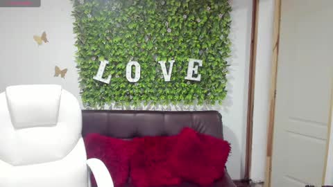 Snapshot of enma_clark chatting on 02.10.25 Enma clark online show from 02.10.25