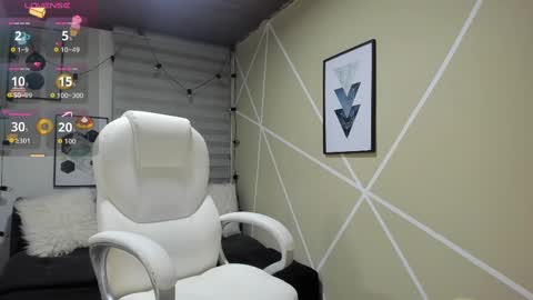 Snapshot of enma_clark chatting on 09.13.25 Enma clark online show from 09.13.25