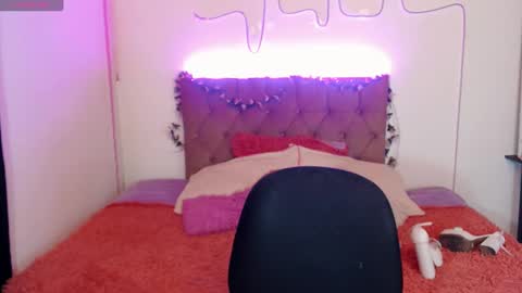 Snapshot of enma_gill chatting on 01.06.25 Enma Rojas online show from 01.06.25