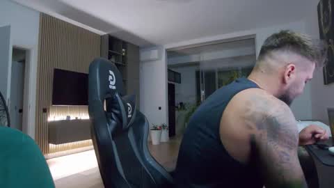 Erik online show from 09.28.25