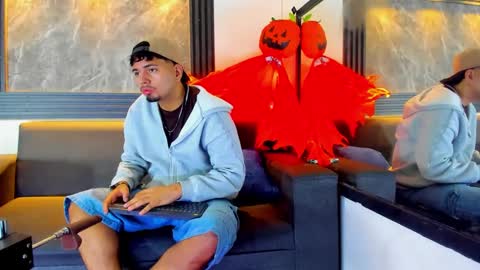 Snapshot of enrique_villa23 chatting on 10.09.25 enrique online show from 10.09.25