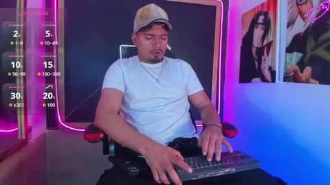 Snapshot of enrique_villa23 chatting on 10.17.25 enrique online show from 10.17.25