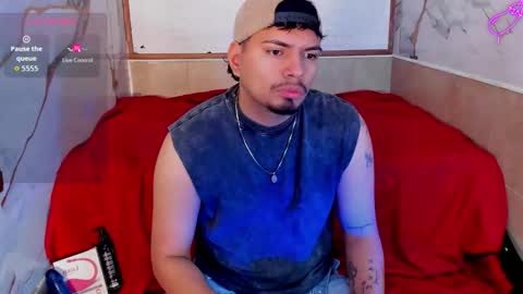 Snapshot of enrique_villa23 chatting on 10.18.25 enrique online show from 10.18.25