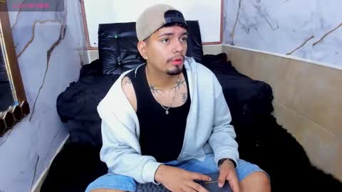 Snapshot of enrique_villa23 chatting on 10.20.25 enrique online show from 10.20.25