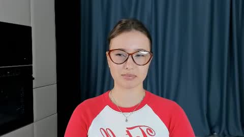Snapshot of enriquetapoduska chatting on 07.18.26 Scottie online show from 07.18.26
