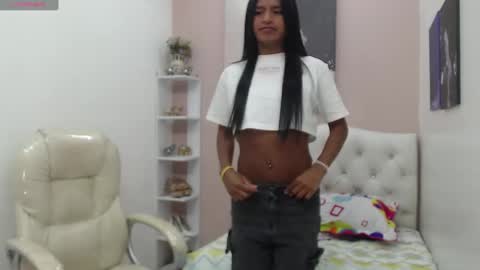 Snapshot of enyelin chatting on 09.14.25 Enyenlina online show from 09.14.25