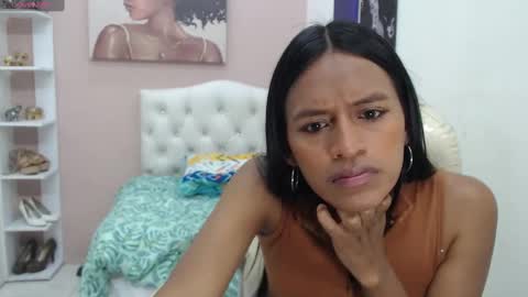 Snapshot of enyelin chatting on 09.18.25 Enyenlina online show from 09.18.25